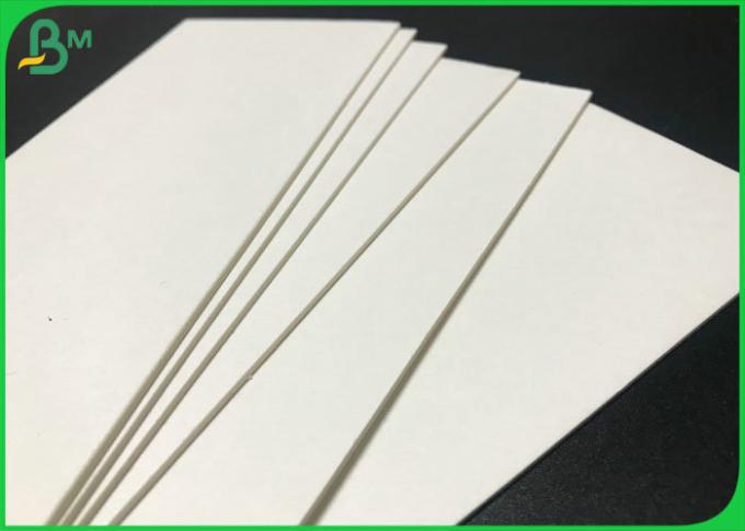 La Vierge 1mm épaisse de papier du buvard 0.4mm réduisent en pulpe les feuilles blanches de carton pour faire le caboteur
