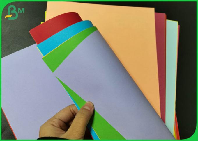 La Vierge colorée solide de carton d'origami réduisent en pulpe le carton Rames de 220grs Manille