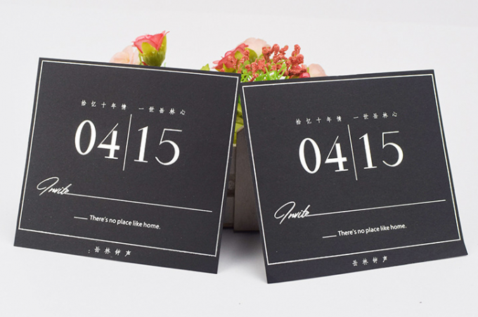 Le GV a certifié le carton noir solide non-enduit de 400GSM 450GSM pour le papier de paquet de cadeau