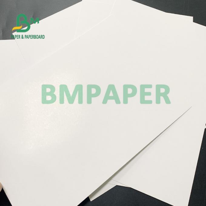 140gsm Art Paper For Name Cards enduit brillant blancheur élevée de 846mm x de 1055mm