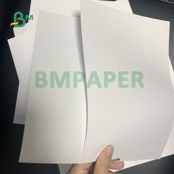 papier excentré blanc de 50gsm 53gsm 460mm X650mm pour Leaflts pas poussiéreux
