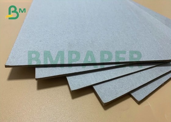 1000gsm 1.6mm boîte d'emballage de 70 x de 100cm Gray Solid Cardboard For Making
