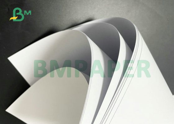 Épaisseur élevée adaptée aux besoins du client Bristol Paper non-enduit de la taille 230GSM 250GSM 300GSM