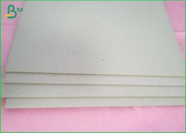 Le panneau gris de carton dur couvre l'épaisseur 70x100 du carton gris 750gsm