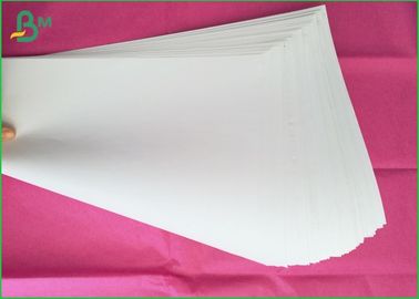 matériel 100% non-enduit de pâte de bois de Vierge de papier de Woodfree de grande feuille de 61x86cm pour le livre