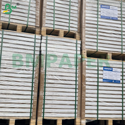 Carton d'ivoire recouvert d'un côté de 350 grammes pour faire des boîtes à gâteaux