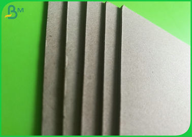 Le FSC a délivré un certificat le carton gris gris disponible de taille différente de 1.5mm pour le boîte-cadeau