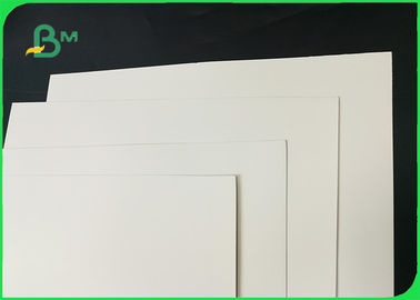 200gsm panneau blanc enduit bilatéral brillant pur de pâte de bois de 250 GM/M pour la couverture de livre