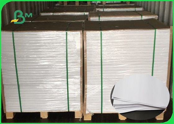 La bonne absorption FSC d'encre a certifié format papier excentré adapté aux besoins du client pour différents livres