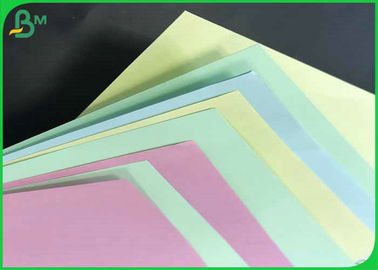 papier non-enduit de couleur de 70*100cm 70gsm 80gsm Woodfree pour l'impression offset