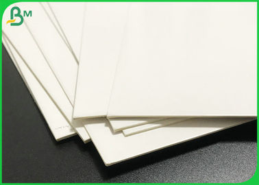 Le dos 1.5mm duplex blanc brillant latéral de blanc de panneau du carton 1mm de C1S un couvre