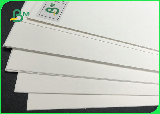 Papier blanc naturel de caboteur de bonne absorption 0.7mm - 1.5mm pour le tapis de bière