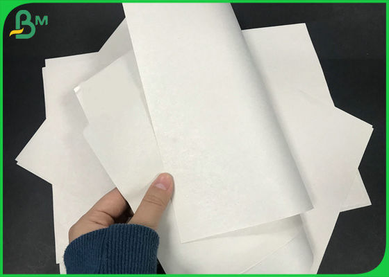 Papier non-enduit recyclable Rolls de papier journal de 42gsm 45gsm pour l'impression de journal