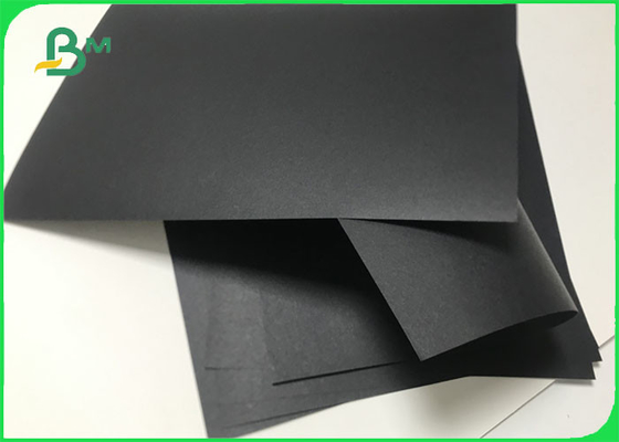 Feuilles de papier cartonné noir d'emballage de la pulpe 150g 200g réutilisées par taille B1 pour des étiquettes volantes