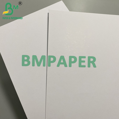 1 mm 820 gm 2 côtés Carton laminé recouvert de blanc avec carton duplex moyen gris