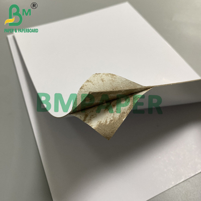 1 mm 820 gm 2 côtés Carton laminé recouvert de blanc avec carton duplex moyen gris