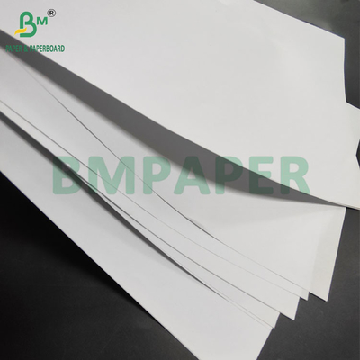 Papier offset sans couche de 40 gm blanc haut pour les inserts de livres 640 x 900 mm