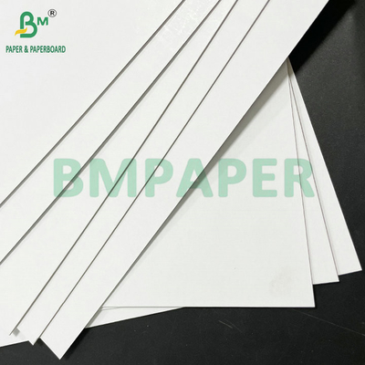 Carton rigide blanc brillant de noyau gris 1,5 mm 2 mm pour les boîtes cosmétiques