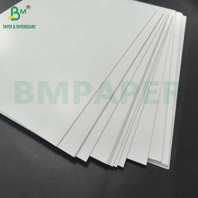 Carte de papier d'emballage en bulle blanche 275 gm Carton revêtu d'un côté