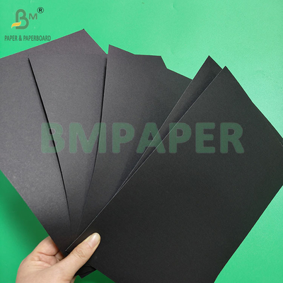 110 gm 180 gm Carte noire recouverte de deux côtés pour la fabrication de papier pliable artisanal