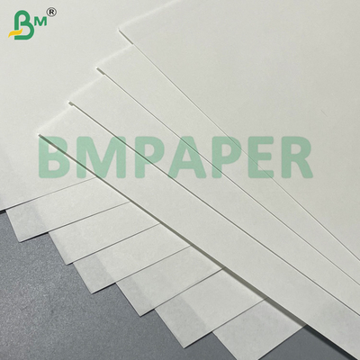 90g 100g Papier kraft blanc brillant à haute souplesse et rigidité pour sacs de transport