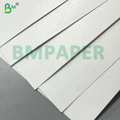 300 Gsm Papier de cartes à jouer à haute rigidité à double face recouvert de blanc Noir 635*940mm Pour carte Stratch