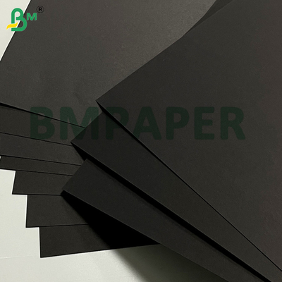 245 gm 250 gm Surface lisse Résistance au pliage à haute rigidité Carte noire Pour emballage cadeau Cadre photo