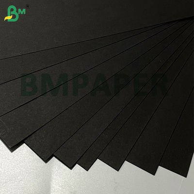 245 gm 250 gm Surface lisse Résistance au pliage à haute rigidité Carte noire Pour emballage cadeau Cadre photo