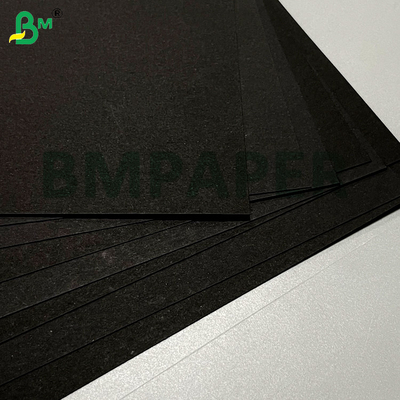 245 gm 250 gm Surface lisse Résistance au pliage à haute rigidité Carte noire Pour emballage cadeau Cadre photo