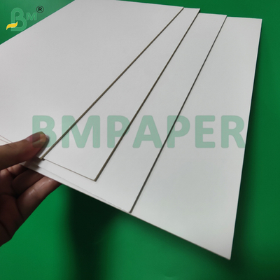 Panneau d'affichage en pâte de bois blanche de 3 mm pour signalétique suspendue 1220 x 2440 mm