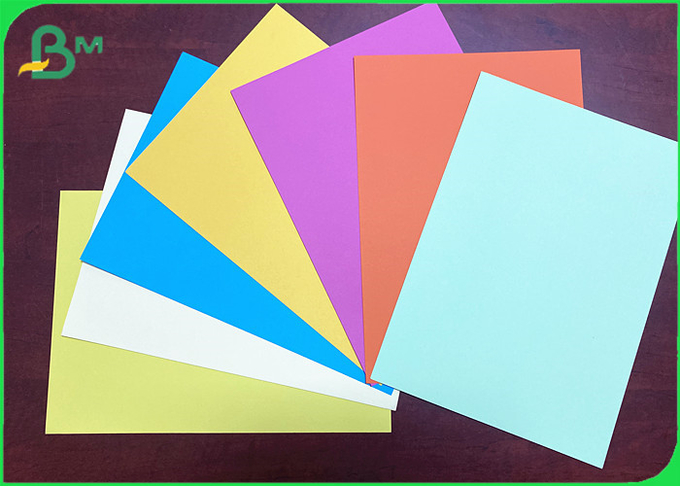 La taille 180gsm d'A3 A4 a coloré Papier d'emballage de carte Bristol Card Board Sheets