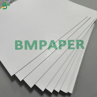 1.5 mm Blanc haut gris Dos 700 × 1000 mm Carton Duplex Blanc Pour la boîte cadeau Emballage cosmétique
