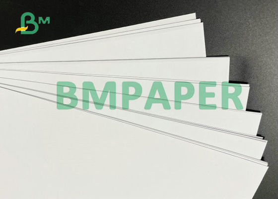 papier vergé 850mm de Woodfree de blancheur de 50grs 53grs 92% 870mm dans les bobines