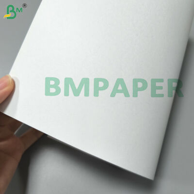 Carte blanche non recouverte papier lisse blanc clair 65lb couverture