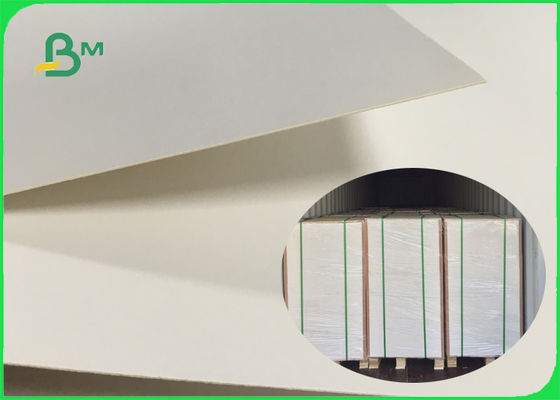 le côté blanc du pli un de conseil en ivoire de 250gsm 270gsm 300gsm C1S a enduit le FSC certifié