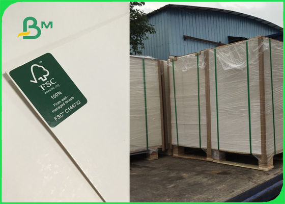 le côté blanc du pli un de conseil en ivoire de 250gsm 270gsm 300gsm C1S a enduit le FSC certifié