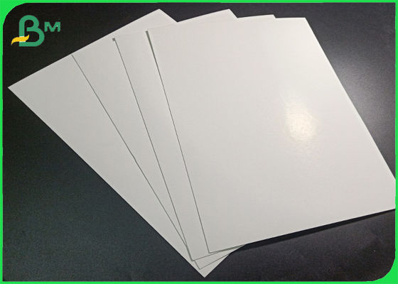 Le pe latéral de la catégorie comestible une a enduit le papier d'emballage blanc pour la gamelle