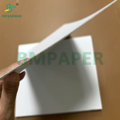 330 grammes Flûte en E blanc Carton ondulé à double paroi Pour boîte de parfum 70 x 100 cm